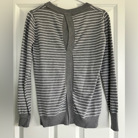 Eight18 Sweater, Size Small - Picture 4 of 4